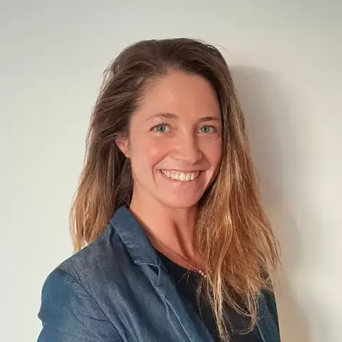 Portrait photo of Manuela, SDR Bootcamp participant