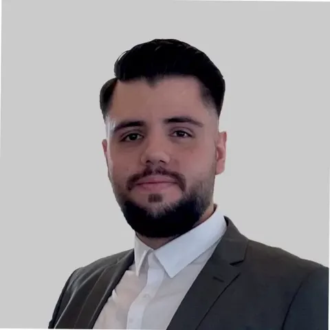 Portrait photo of Ufuk, SDR Bootcamp participant